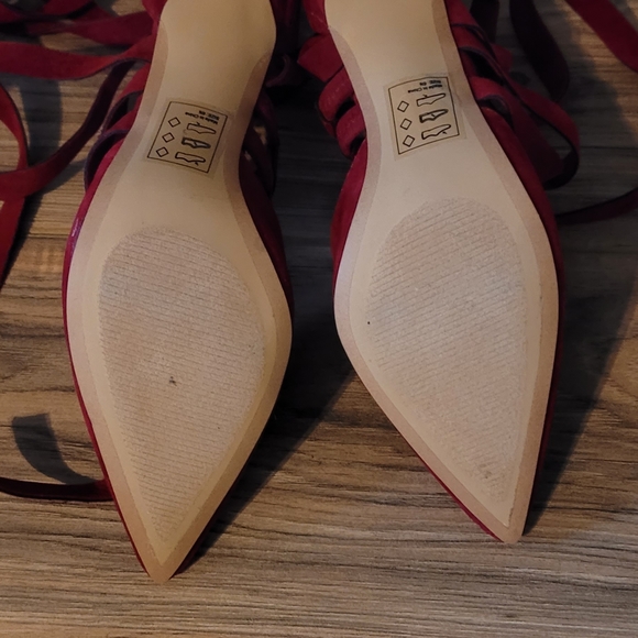 Red heels - Picture 4 of 4